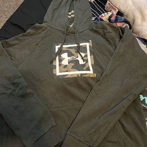 Women’s Under Armor Sweatshirt